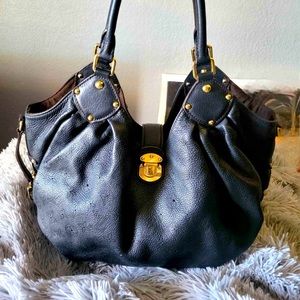 LIKE NEW RARE GORGEOUS MAHINA
LEATHER LOUIS VUITTON HOBO